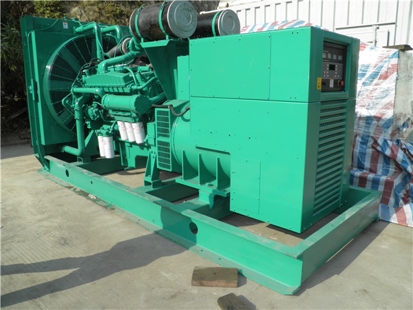 扶沟出租发电机 发电机组厂家：柴油发电机组的控制屏的作用是什么？