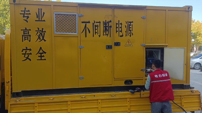 扶沟柴油发电机组和UPS电源配合使用时，如何避免切换过程中的电力中断？